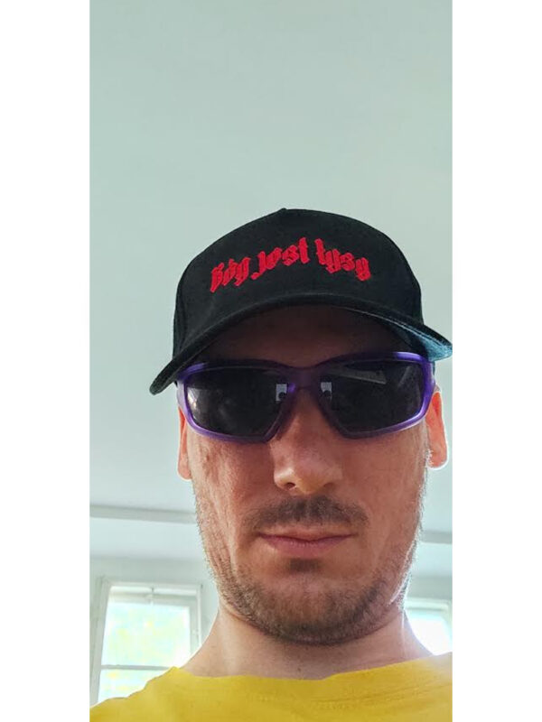 czapka bóg jest łysy typu „wpierdol”