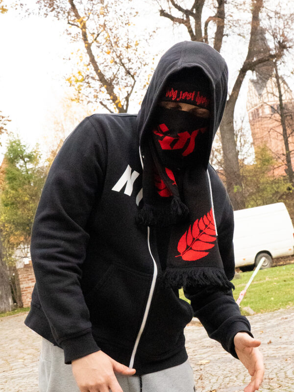 czapka zimowa bóg jest łysy